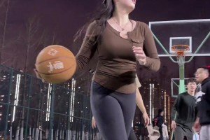 马刺签下普拉姆利，普拉姆利参加球队训练🏀